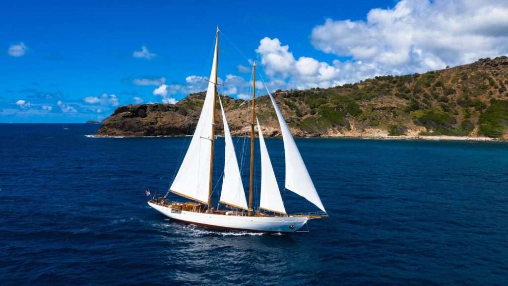 Yacht-Charter-from-St-Thomas___-Virgin-Islands-to-Caribbean-Leewards_3